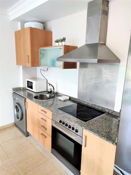 Apartment In Playa San Juan, Casa Greg Bagian luar foto